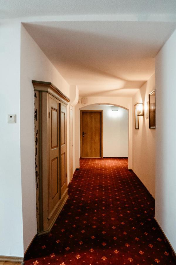 Hotel-Gasthof Goldener Greifen Ротенбург-на-Таубері Екстер'єр фото