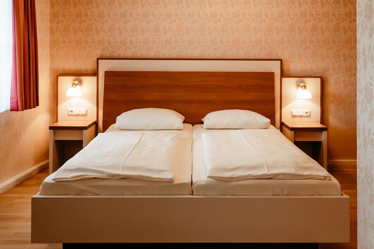 Hotel-Gasthof Goldener Greifen Ротенбург-на-Таубері Екстер'єр фото