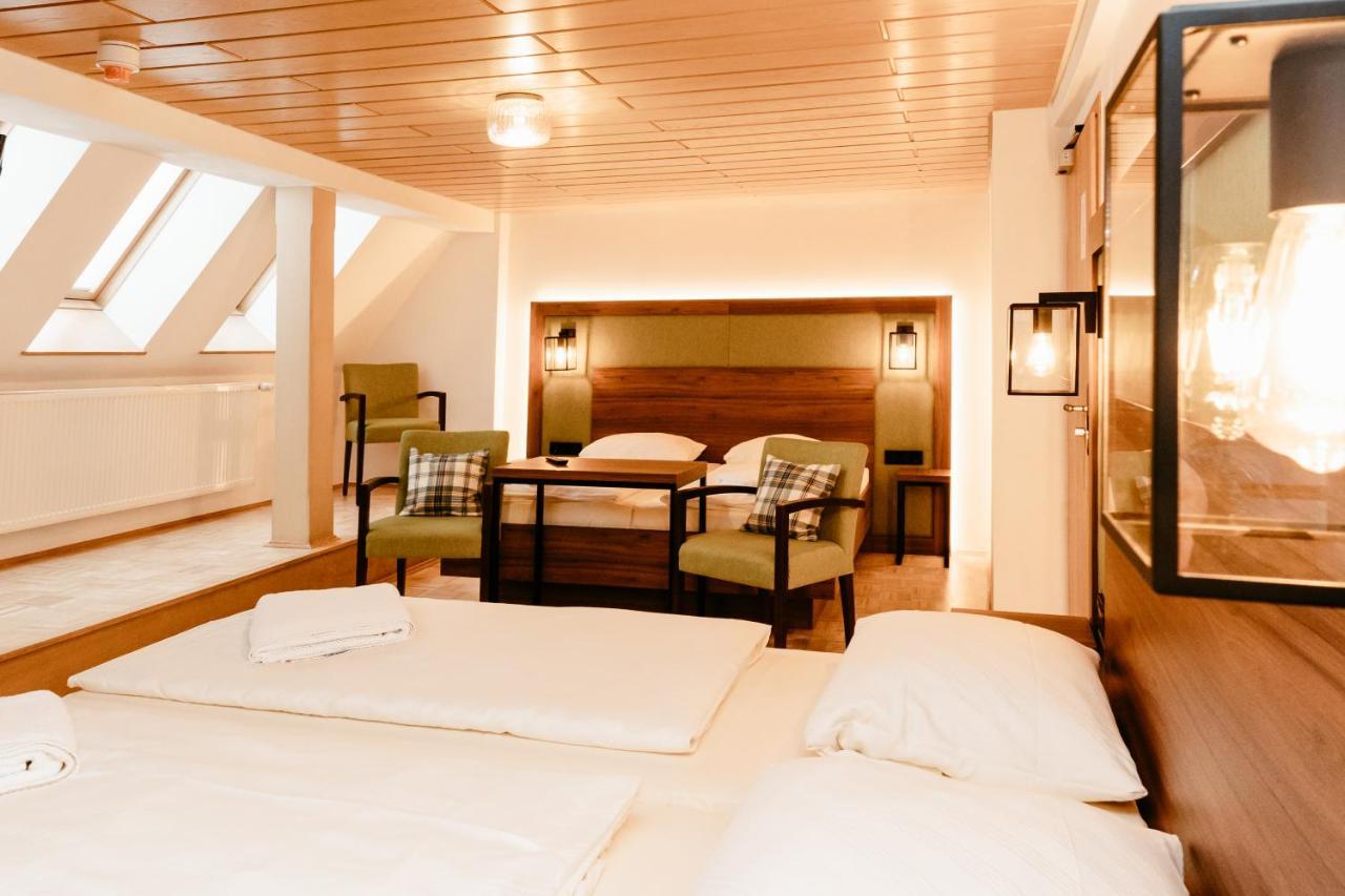 Hotel-Gasthof Goldener Greifen Ротенбург-на-Таубері Екстер'єр фото
