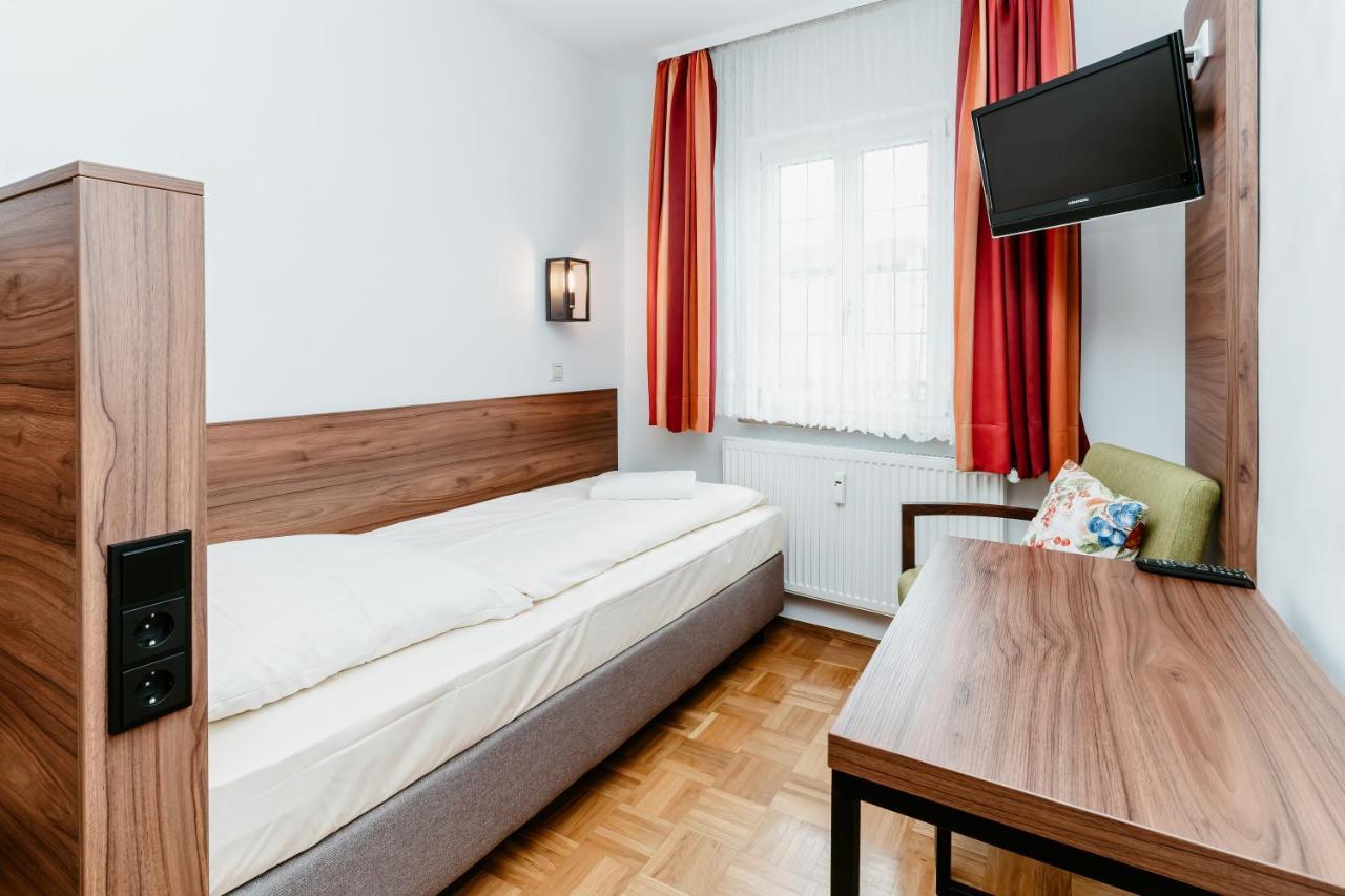 Hotel-Gasthof Goldener Greifen Ротенбург-на-Таубері Екстер'єр фото