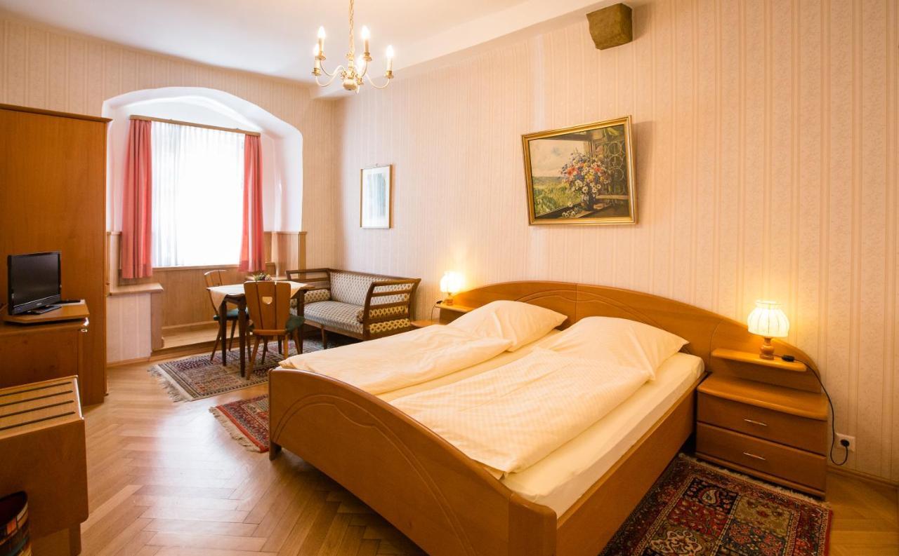 Hotel-Gasthof Goldener Greifen Ротенбург-на-Таубері Екстер'єр фото